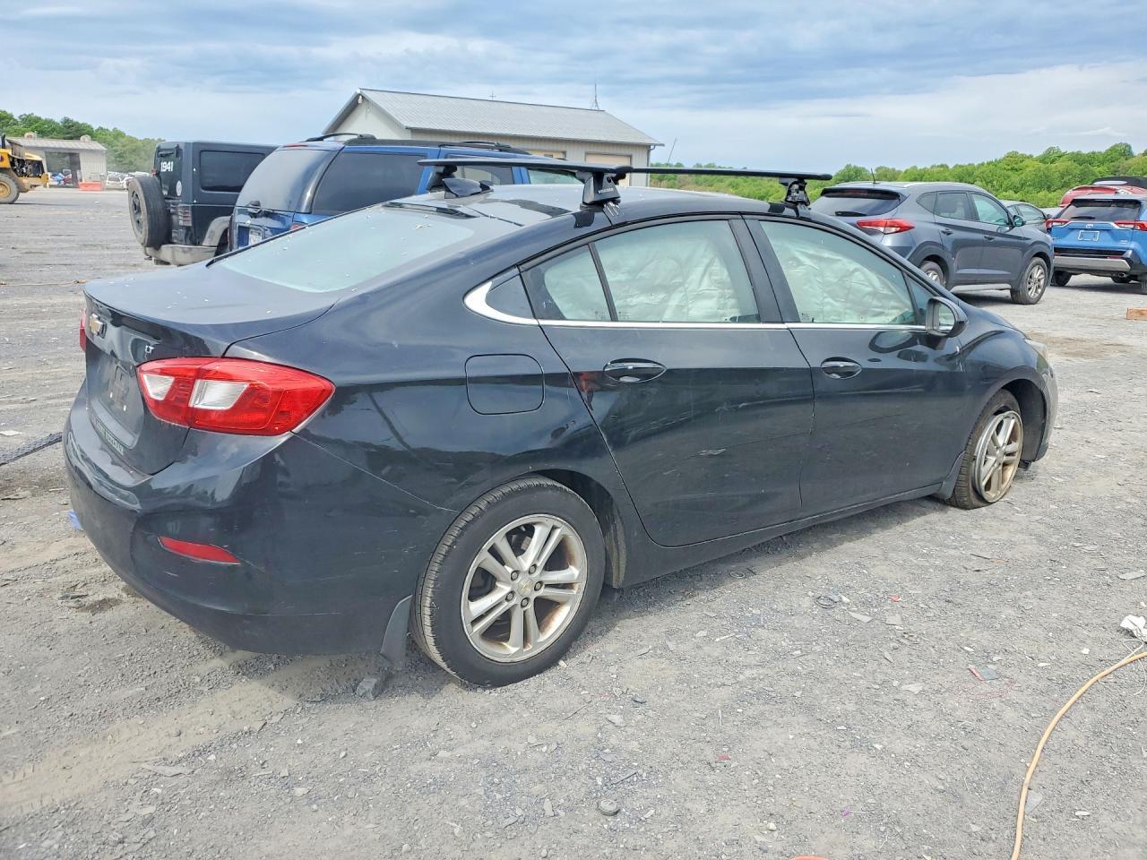 2017 Chevrolet Cruze - Image 3