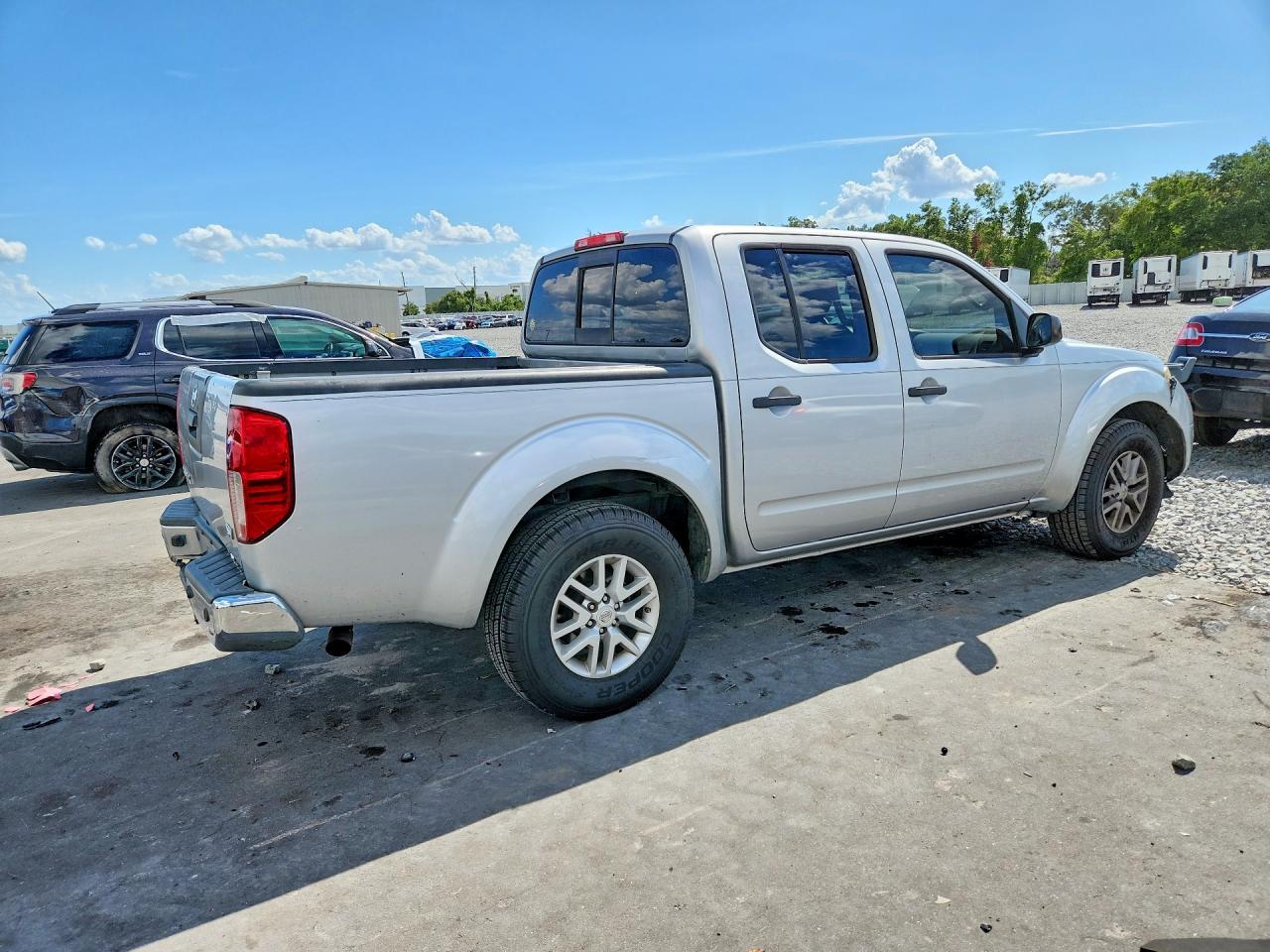 2014 Nissan Frontier S - Image 3