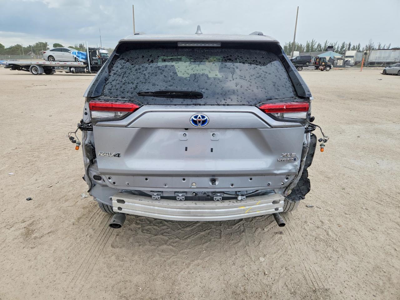 2020 Toyota Rav4 Hybrid Xle - Фото 6