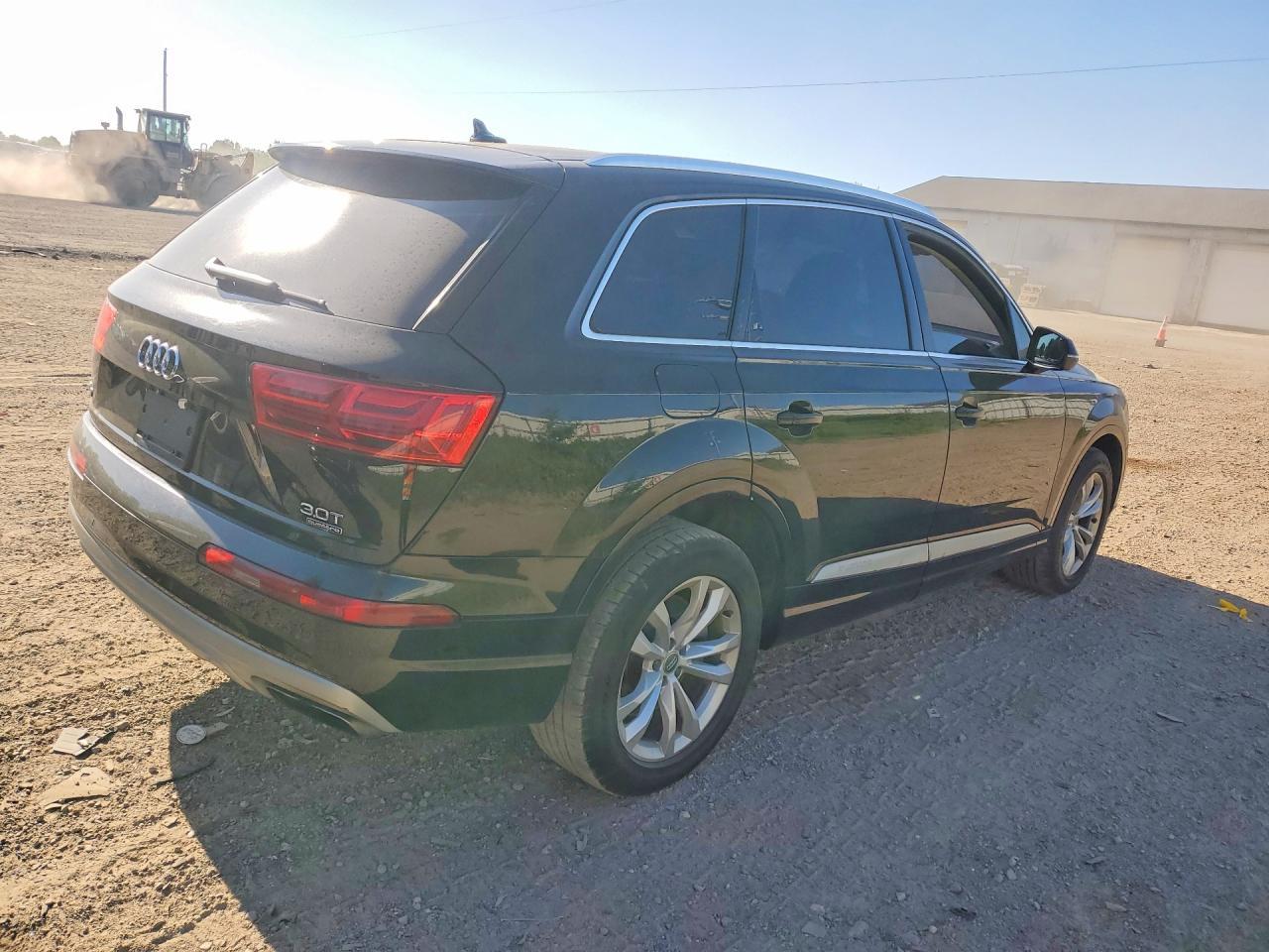 2018 Audi Q7 Premium Plus - Image 3