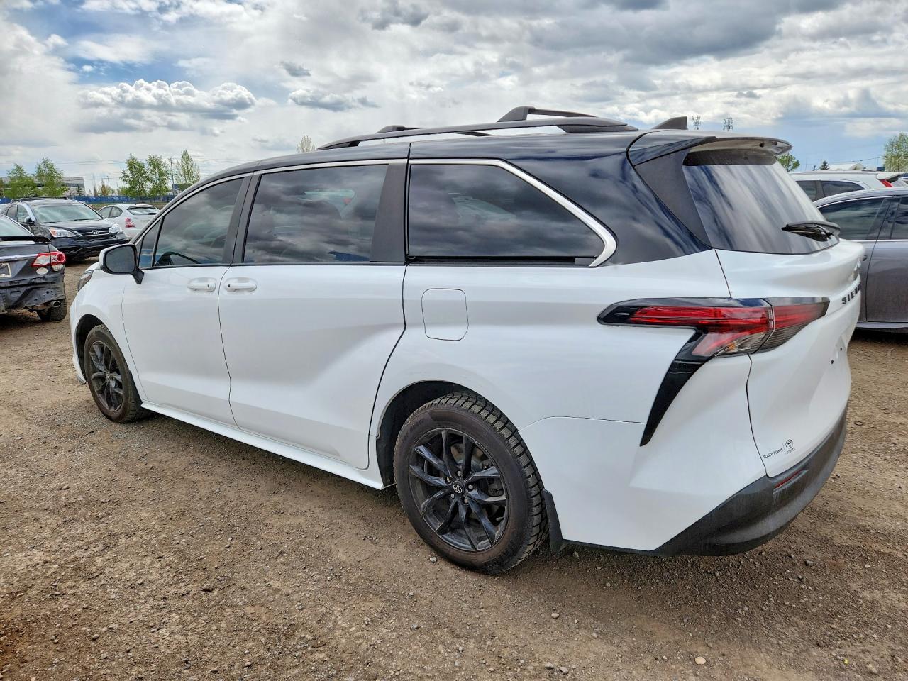 2022 Toyota Sienna - Фото 2