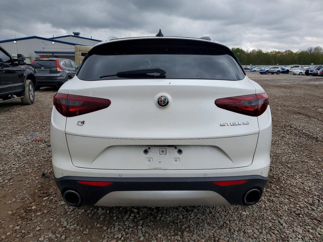 2018 Alfa Romeo Stelvio Ti - Image 6