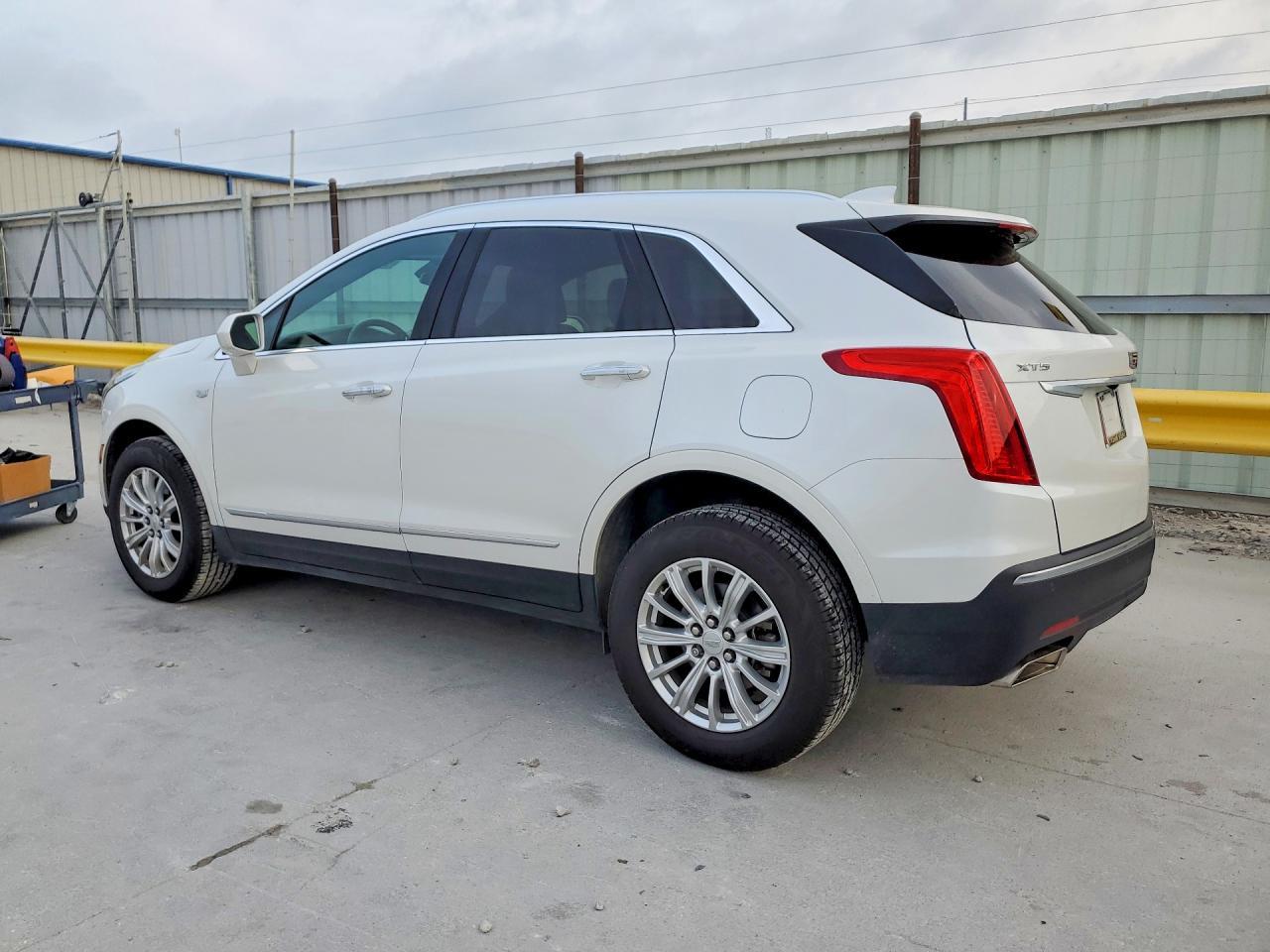 2018 Cadillac Xt5 - Image 2