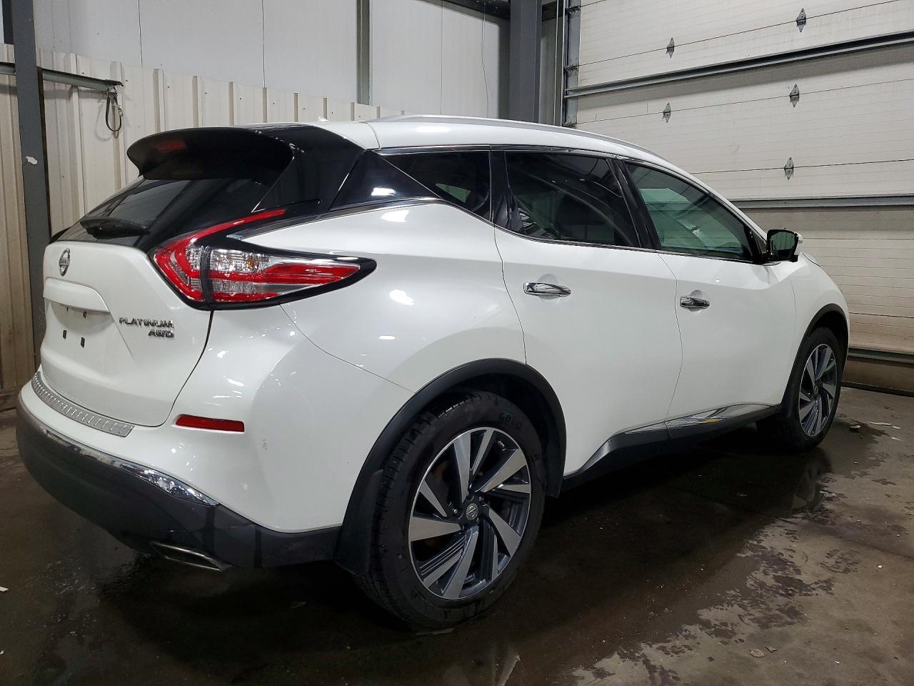 2015 Nissan Murano Platinum - Image 3
