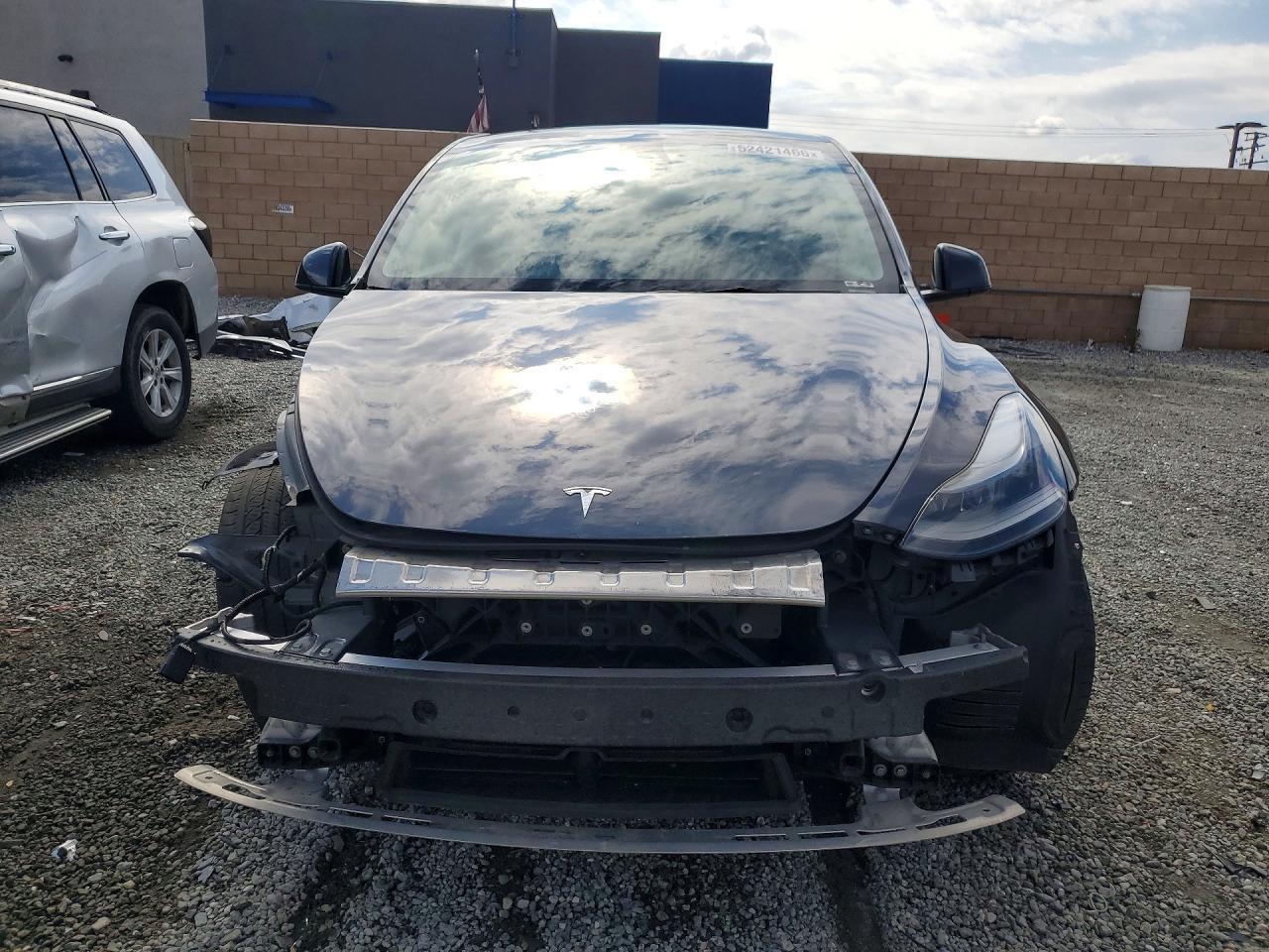 2024 Tesla Model Y - Image 5
