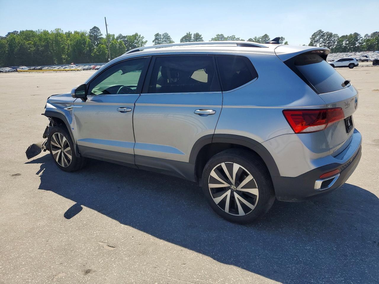 2022 Volkswagen Taos Se - Фото 2