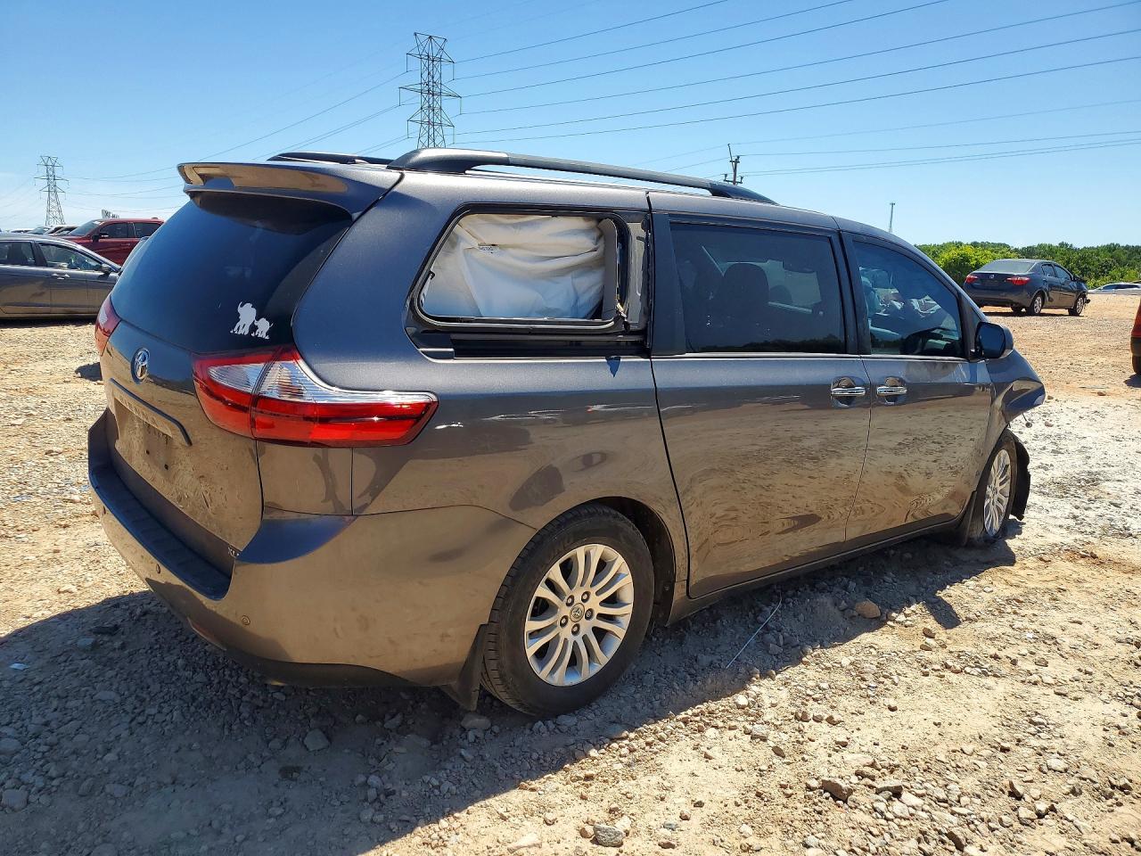 2017 Toyota Sienna Xle Premium 8-Passenger - Фото 3