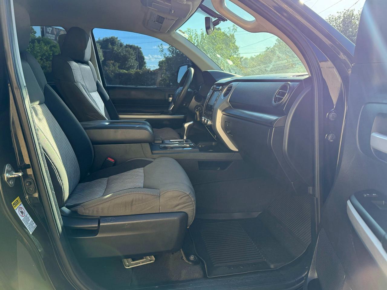 2015 Toyota Tundra Sr5 - Image 5