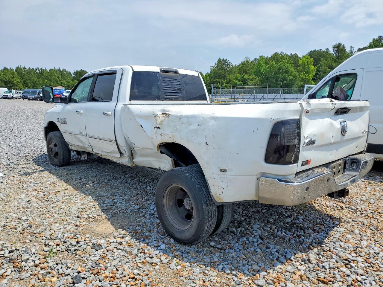 2014 Ram 3500 Slt - Фото 2