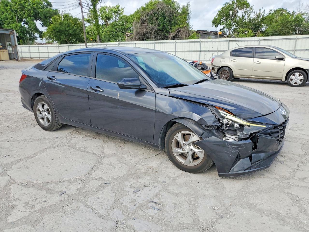 2022 Hyundai Elantra Se - Фото 4