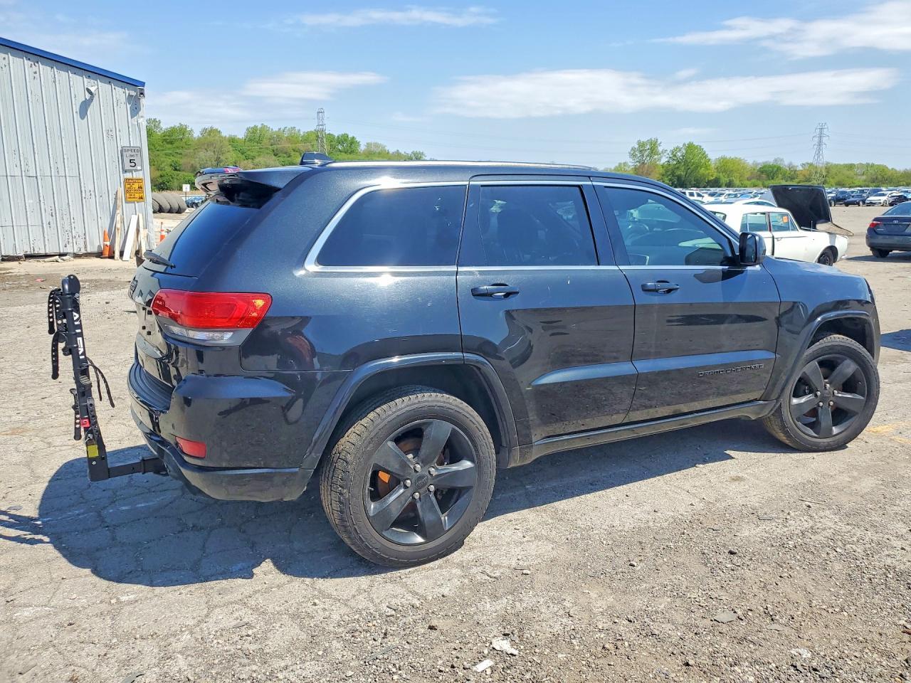 2015 Jeep Grand Cherokee Laredo - Image 3