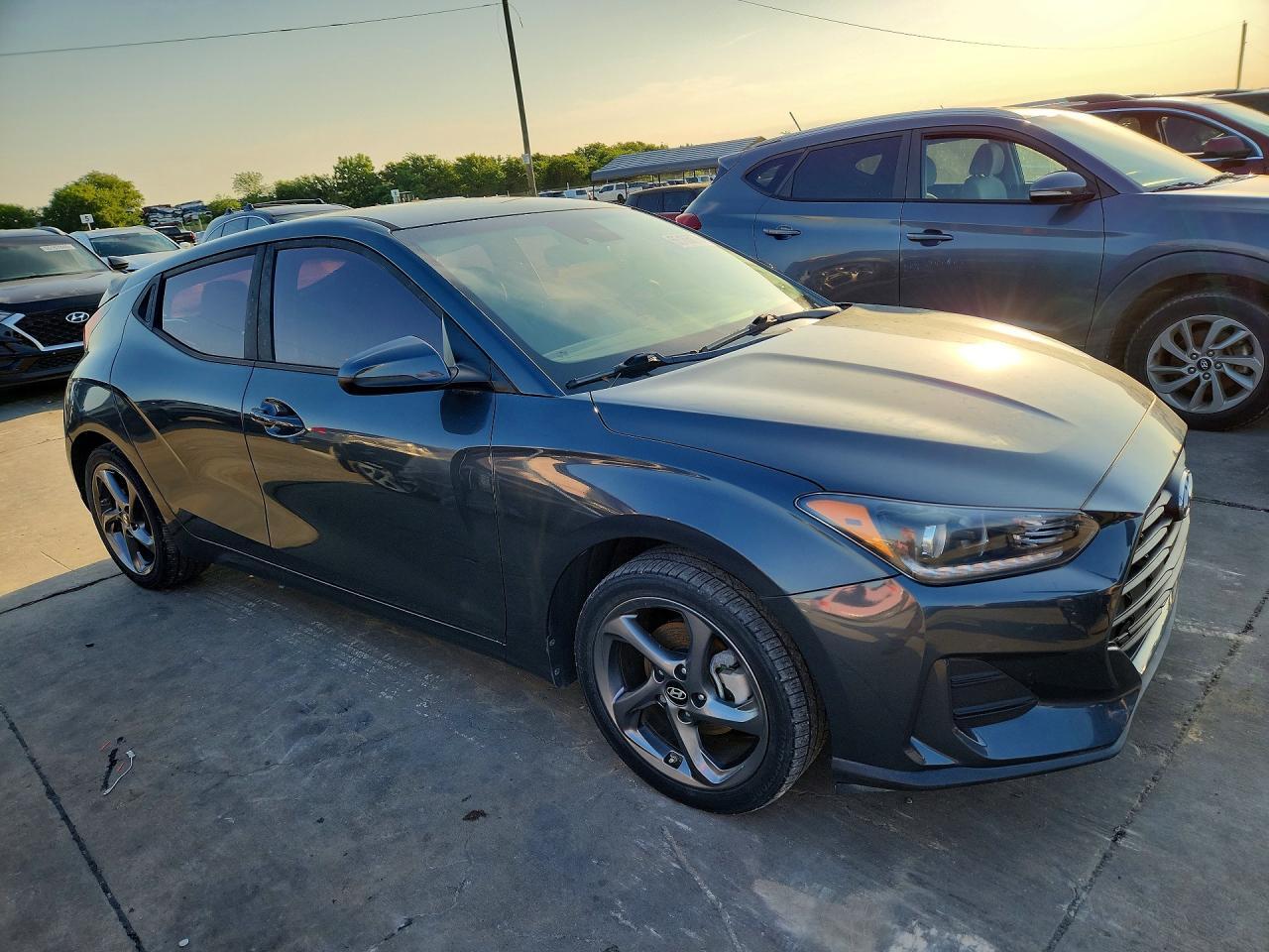 2020 Hyundai Veloster 2.0L - Image 4