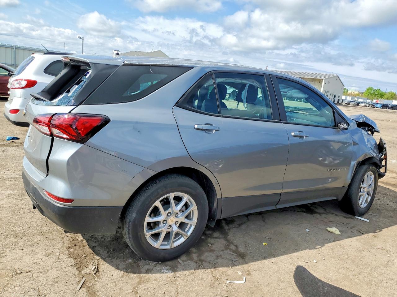 2024 Chevrolet Equinox Ls - Image 3