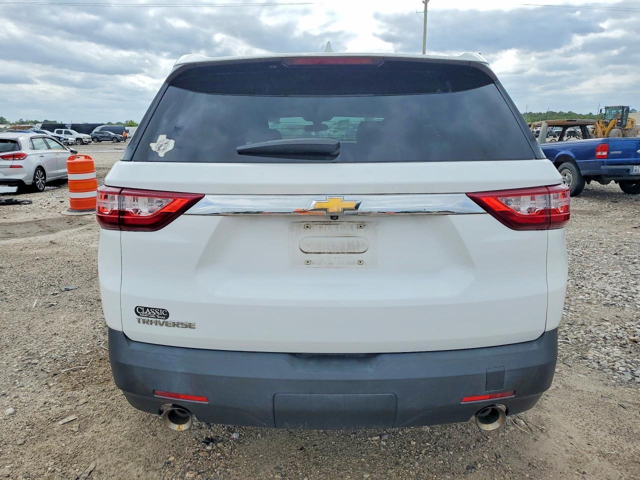 2019 Chevrolet Traverse Ls - Image 6
