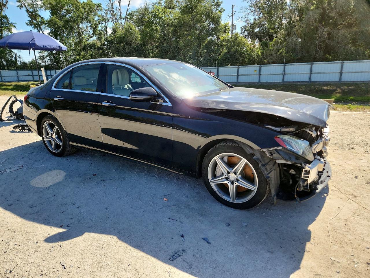 2017 Mercedes-Benz E 300 4Matic - Image 4