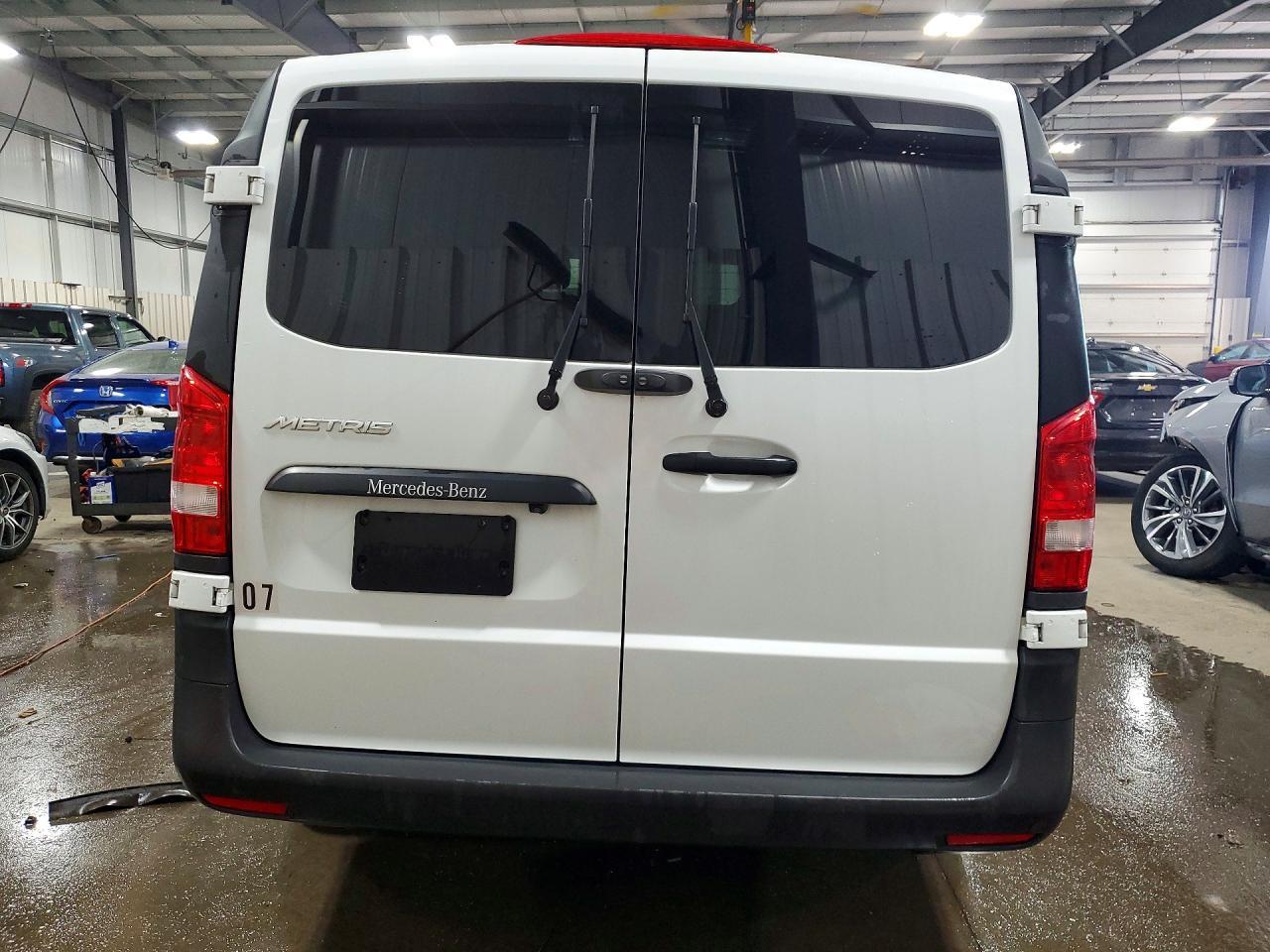 2022 Mercedes-Benz Metris - Фото 6
