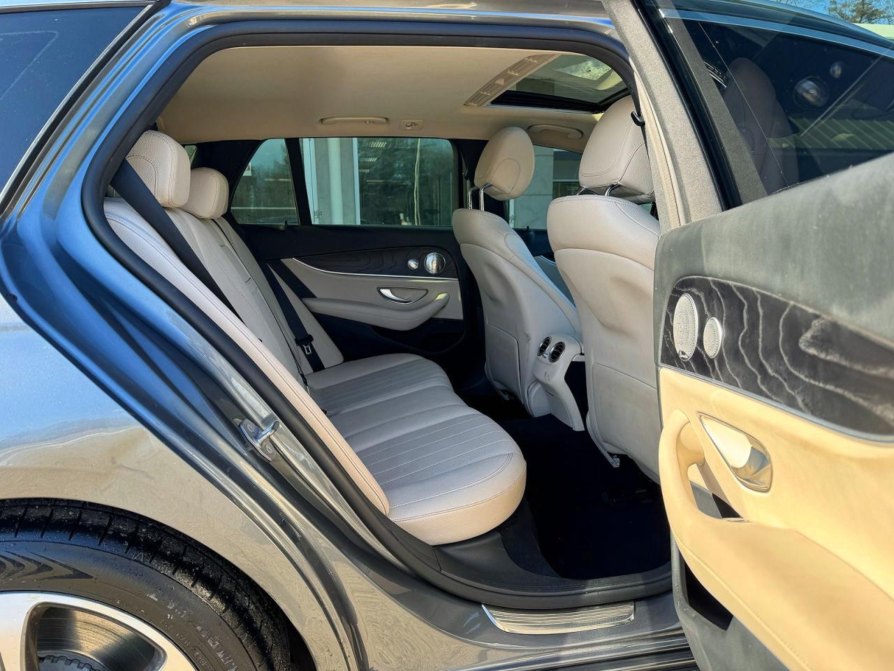 2017 Mercedes-Benz E 400 4Matic - Image 6