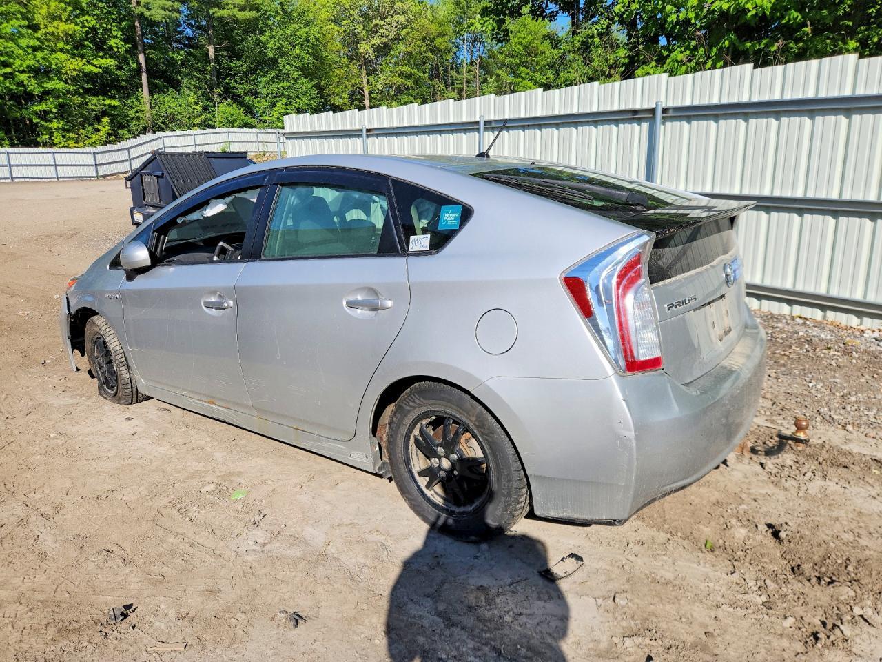 2015 Toyota Prius Two - Фото 2