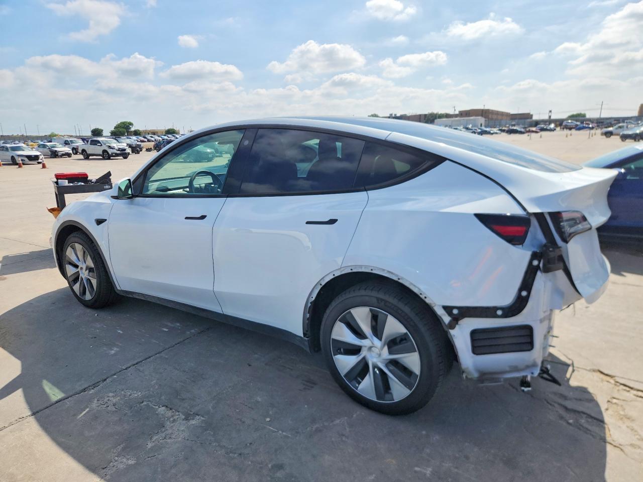 2022 Tesla Model Y - Фото 2