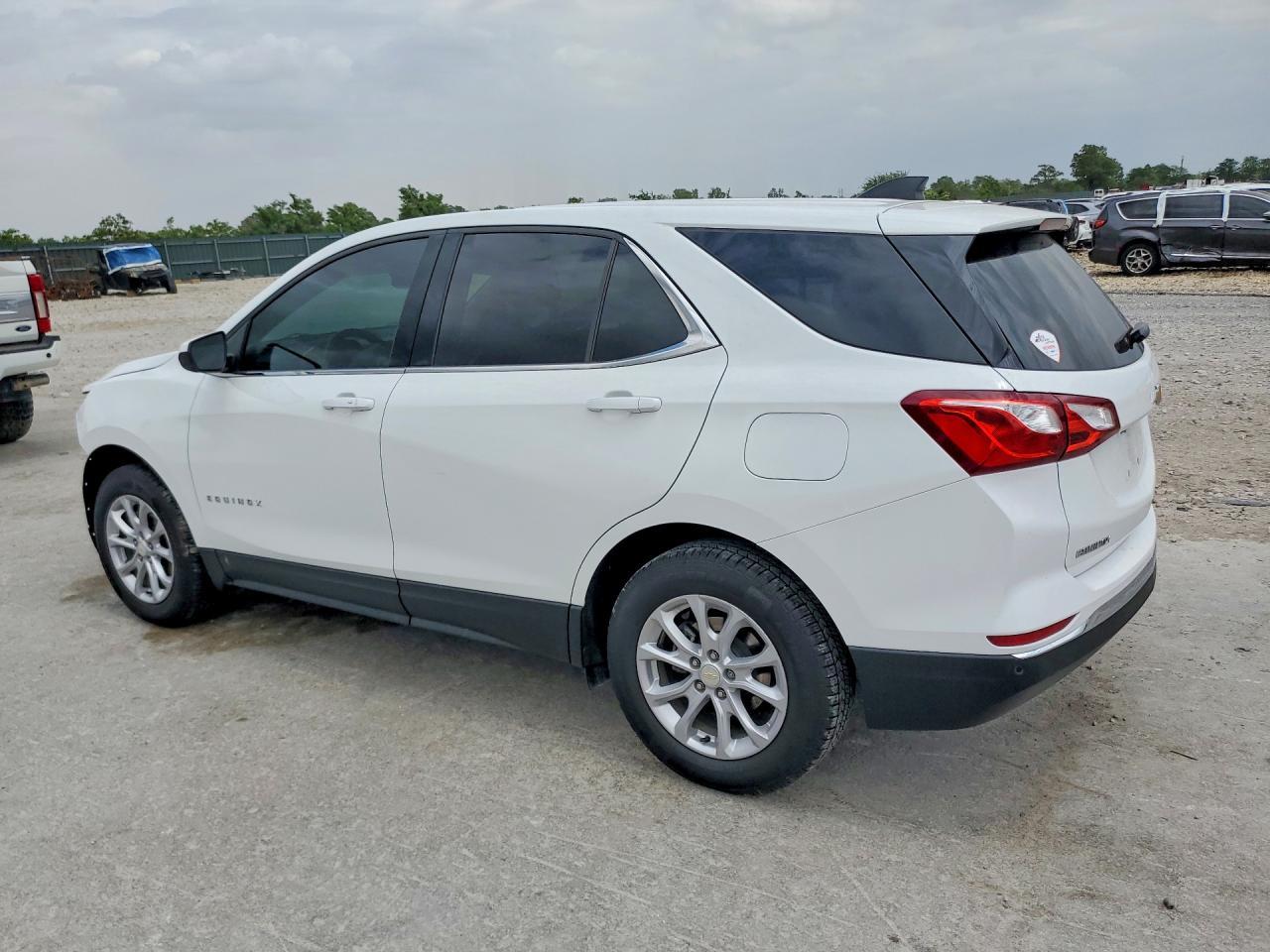 2020 Chevrolet Equinox Lt - Image 2
