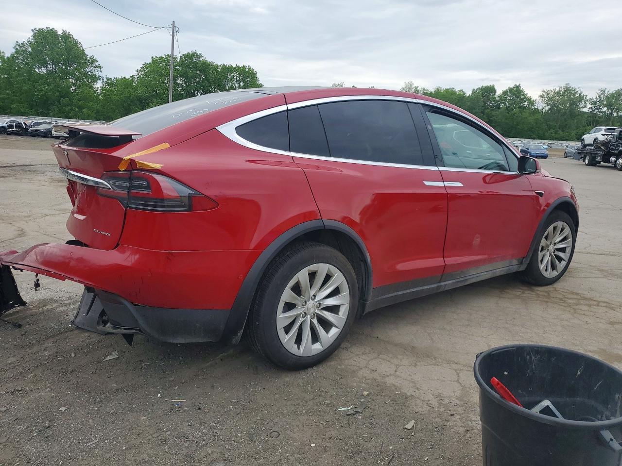 2020 Tesla Model X - Фото 3