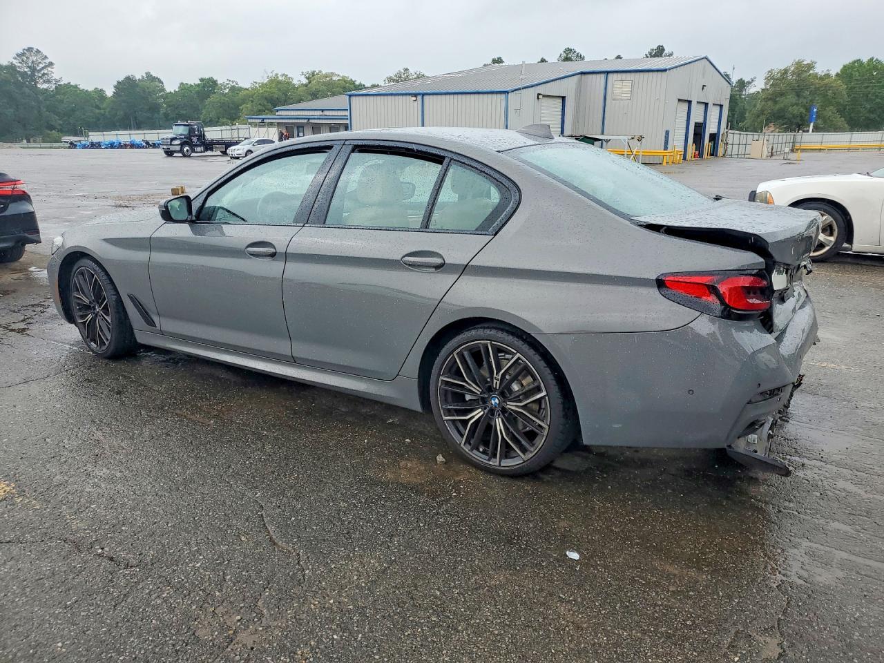 2021 BMW 530 I - Фото 2