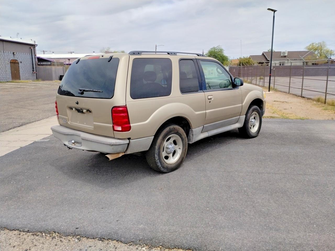 2003 Ford Explorer Sport - Фото 4