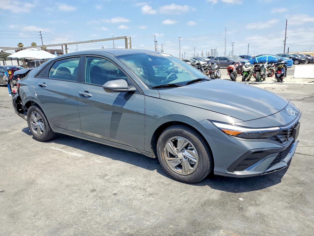 2025 Hyundai Elantra Se - Фото 4