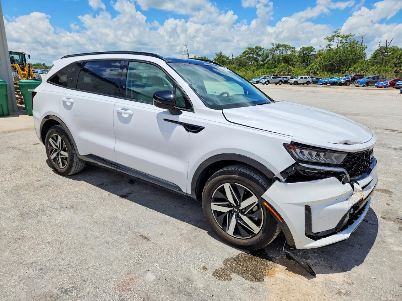 2023 Kia Sorento S - Фото 4