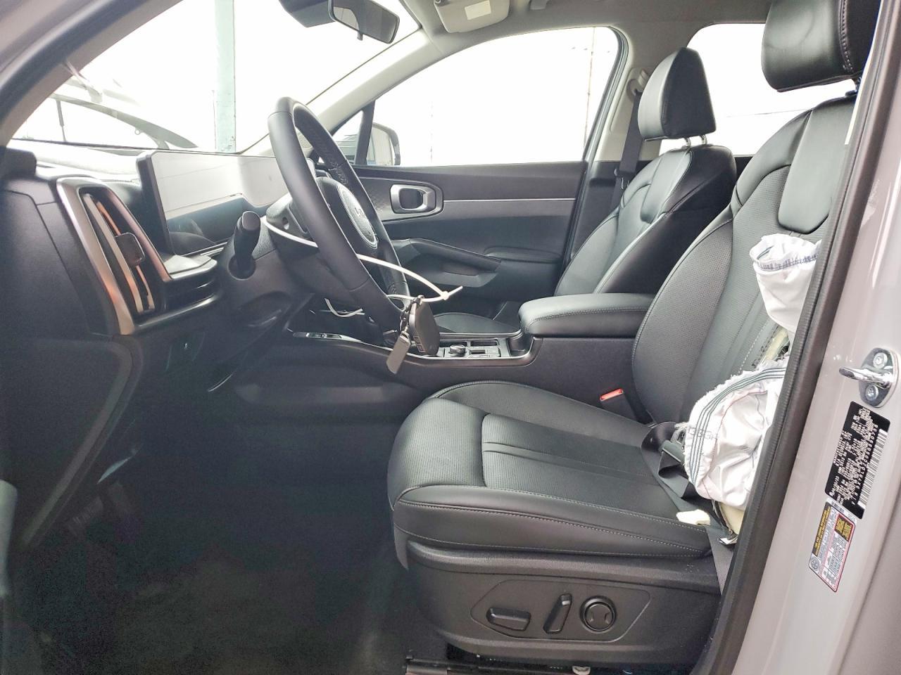 2025 Kia Sorento S - Image 7