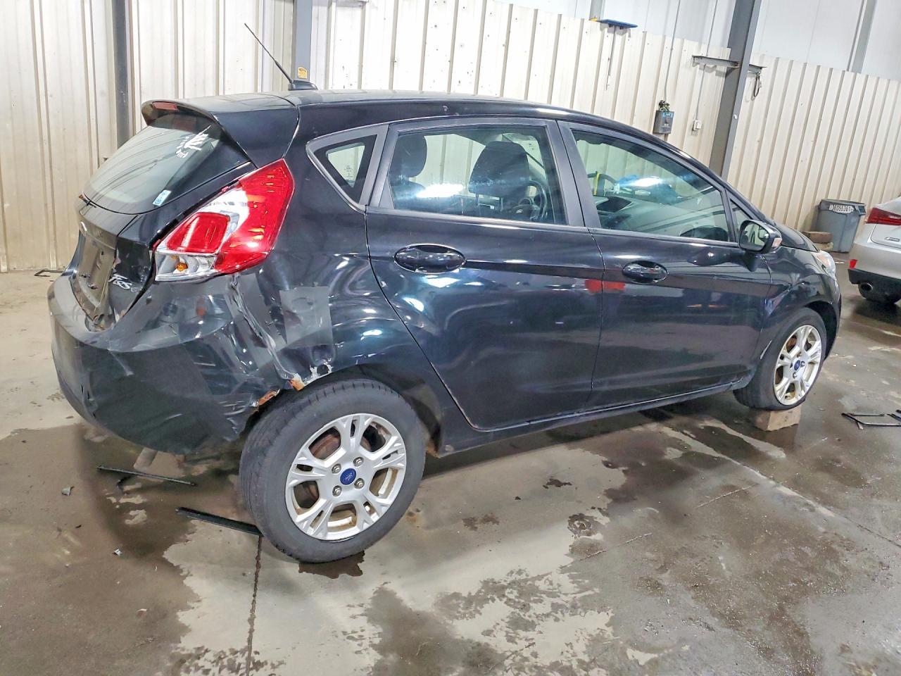 2014 Ford Fiesta Se - Фото 3