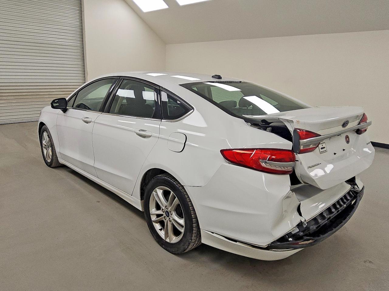 2018 Ford Fusion Se - Image 2