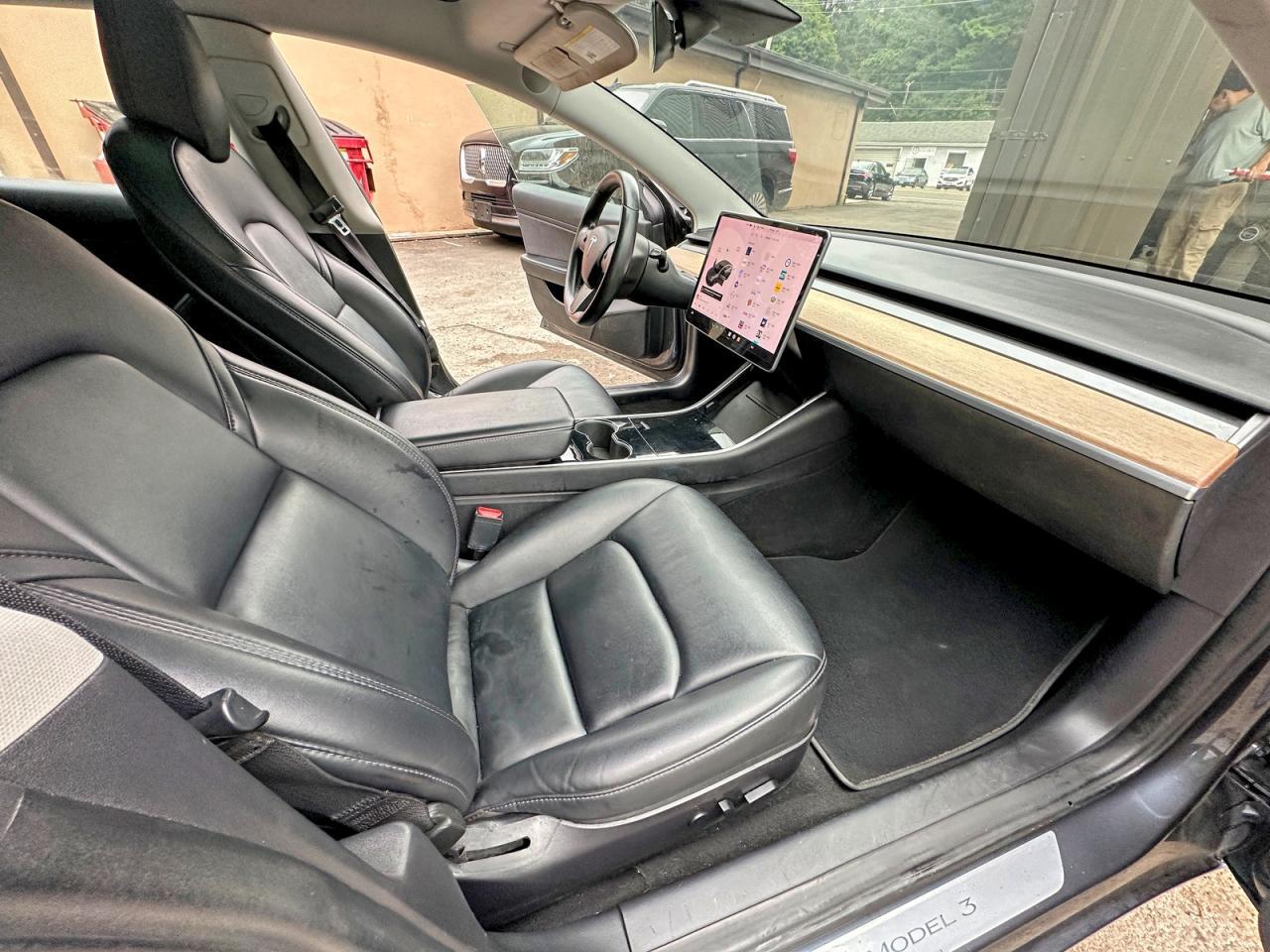 2018 Tesla Model 3 - Фото 5