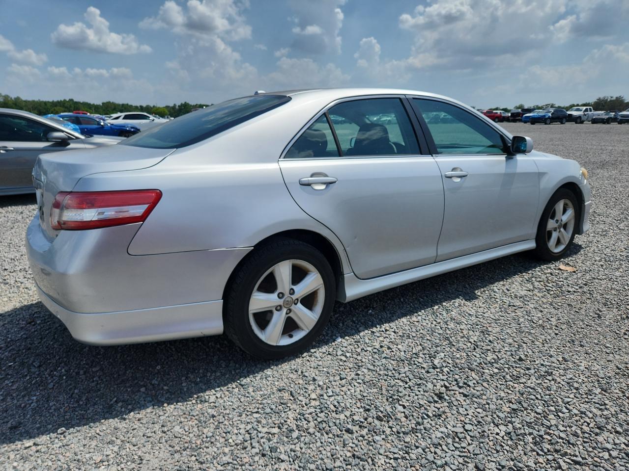 2011 Toyota Camry Se - Фото 3