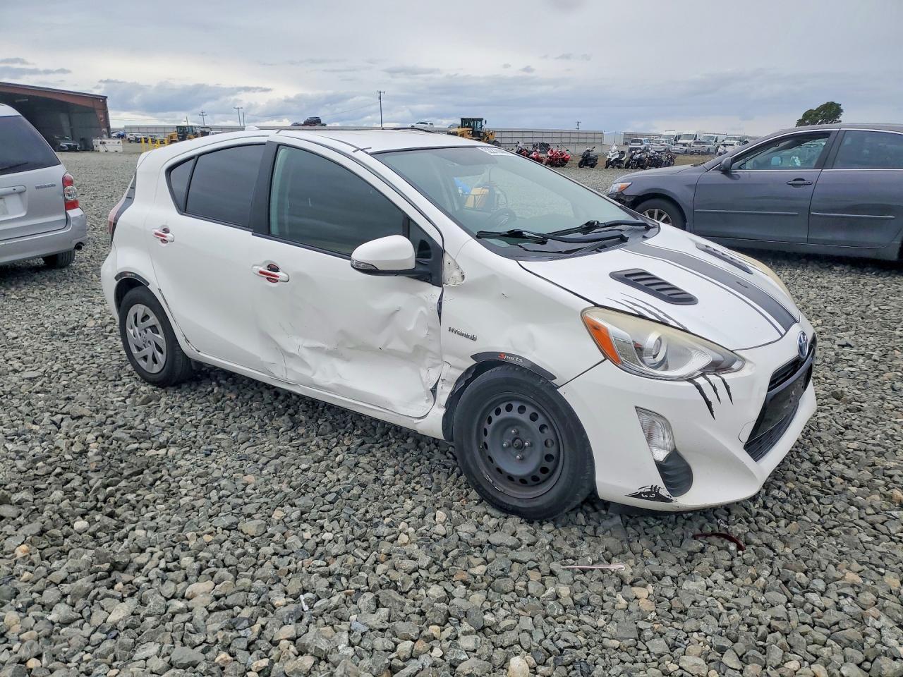 2016 Toyota Prius C Two - Фото 4