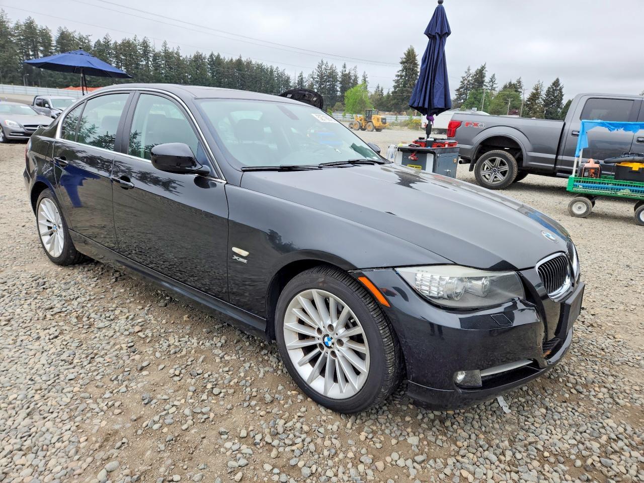 2011 BMW 335 Xi - Image 4