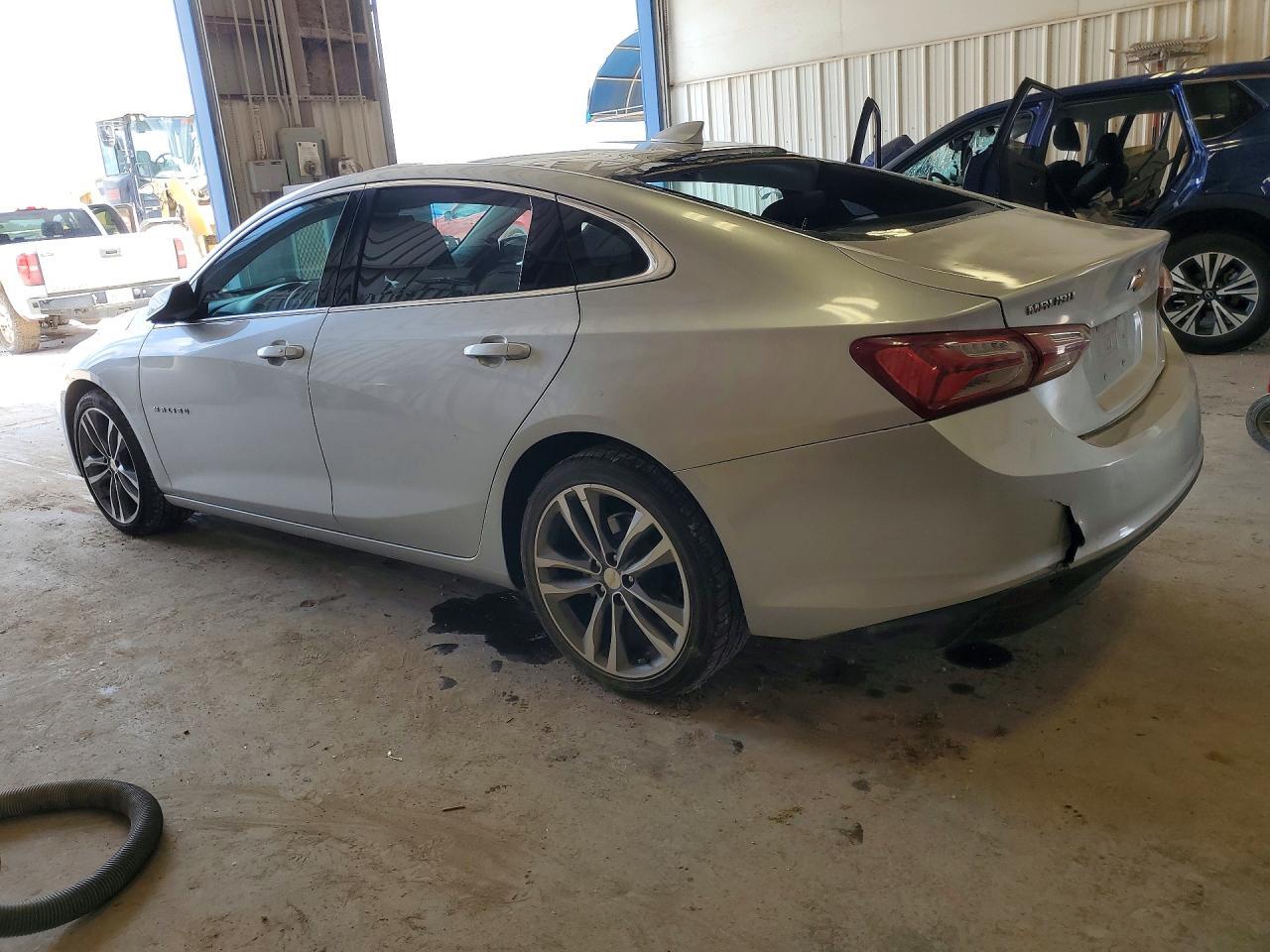 2022 Chevrolet Malibu Lt - Фото 2