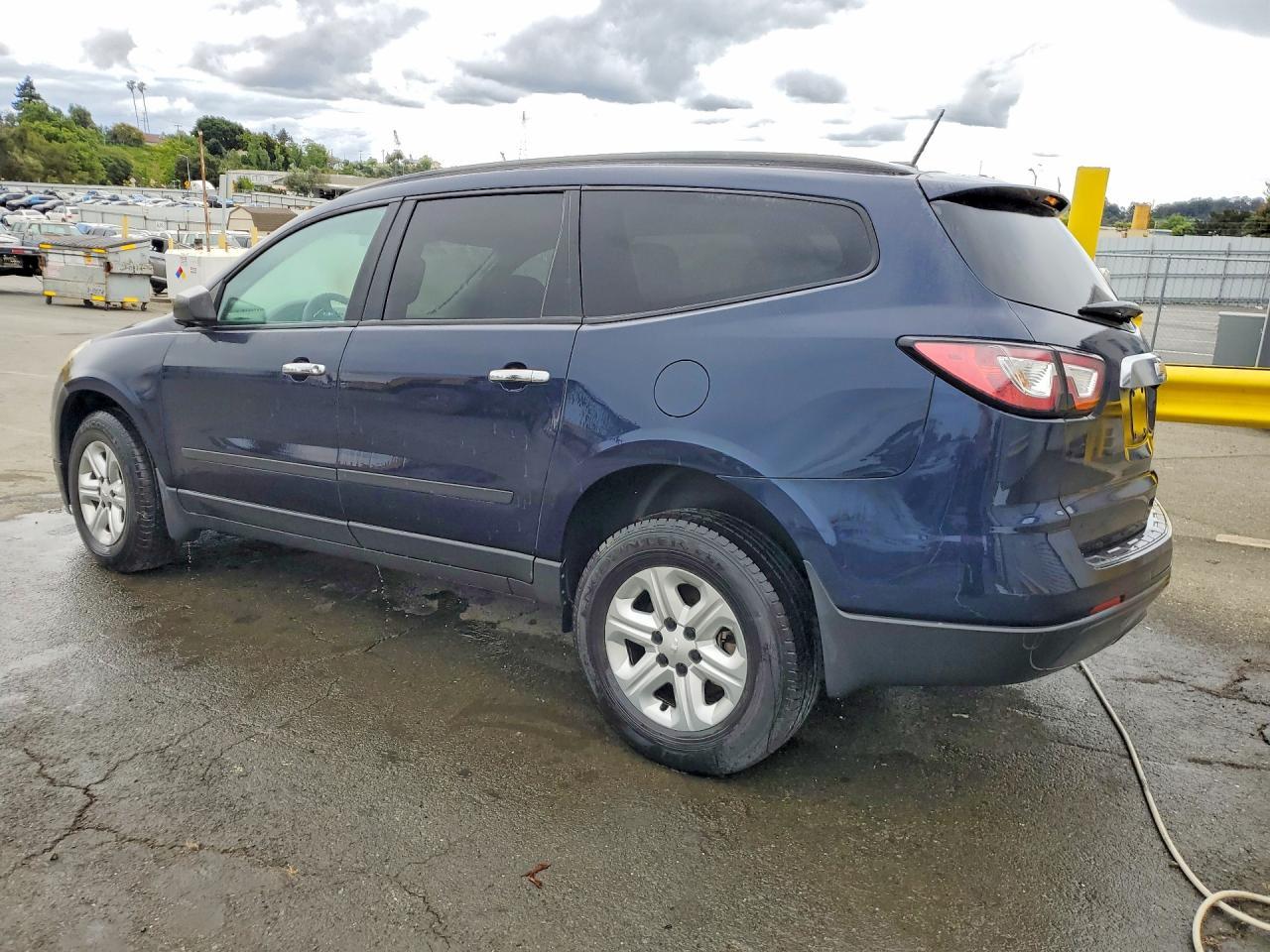 2016 Chevrolet Traverse Ls - Image 2