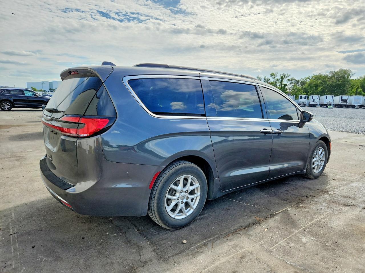 2022 Chrysler Pacifica Touring L - Фото 3