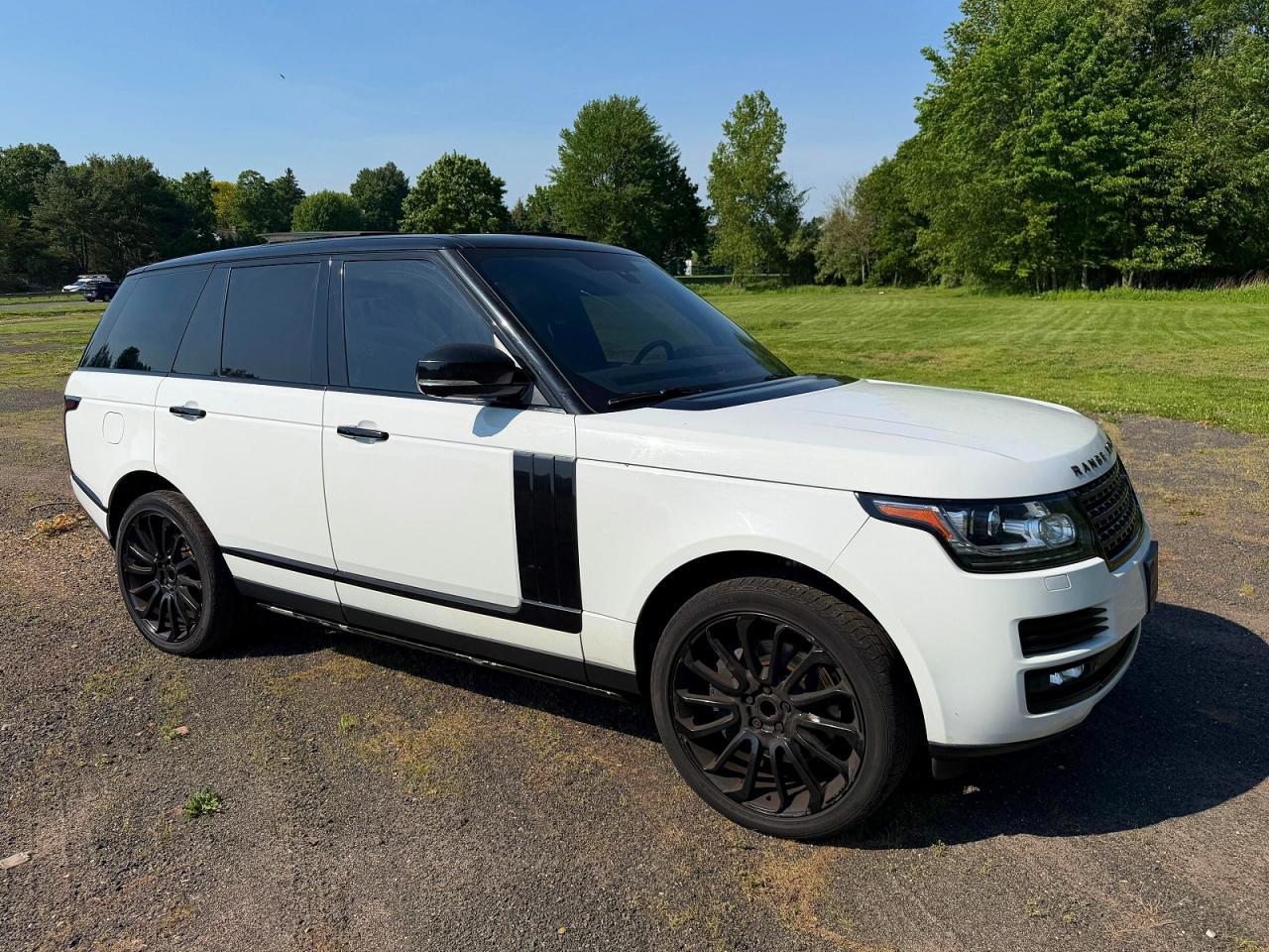 2015 Land Rover Range Rover Supercharged - Image 4