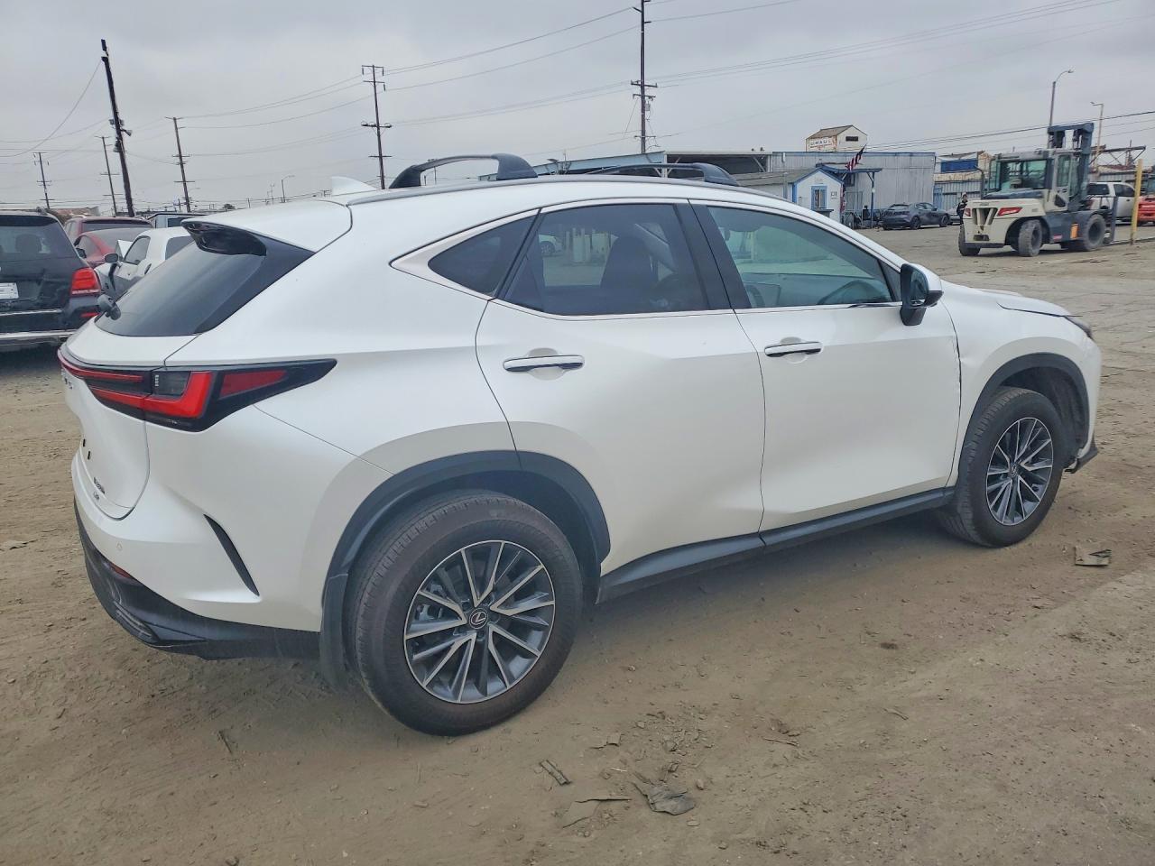2025 Lexus Nx 350H Premium - Image 3