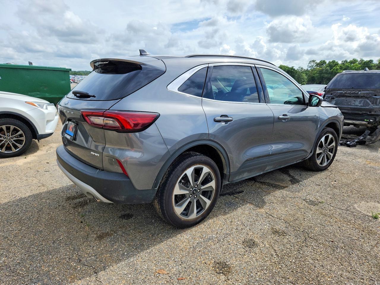2024 Ford Escape Platinum - Image 3