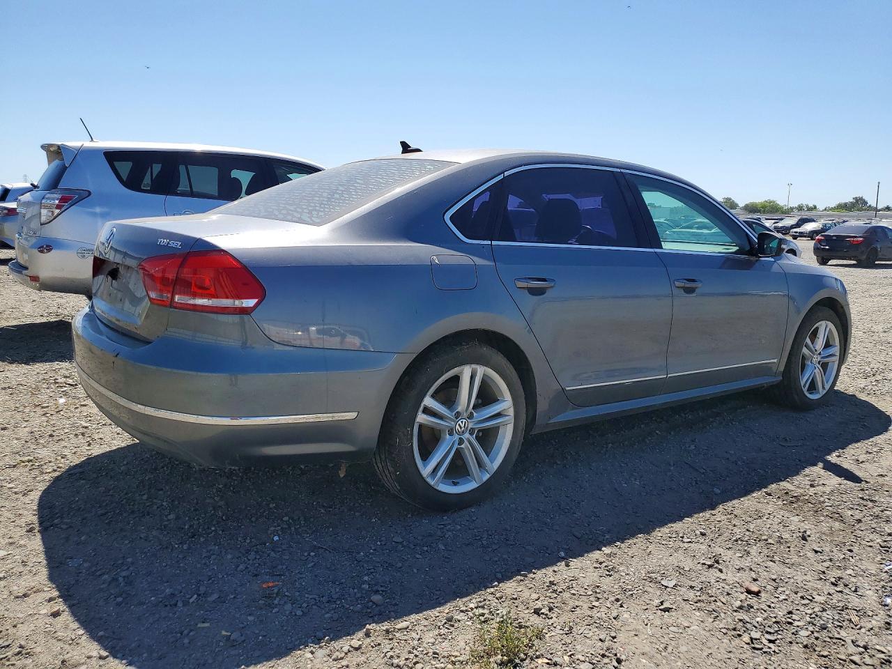 2014 Volkswagen Passat Sel - Image 3