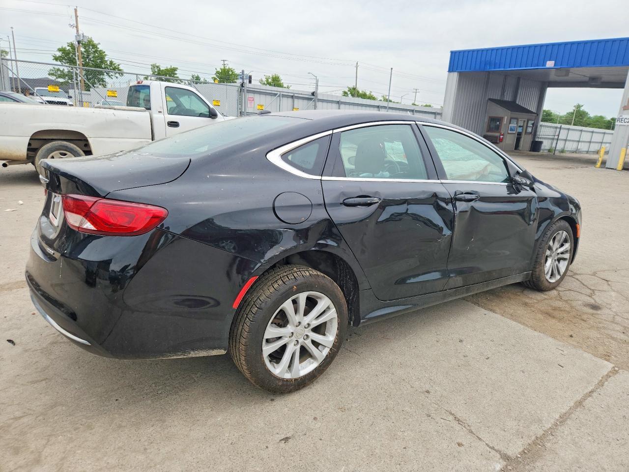 2015 Chrysler 200 Limited - Image 3