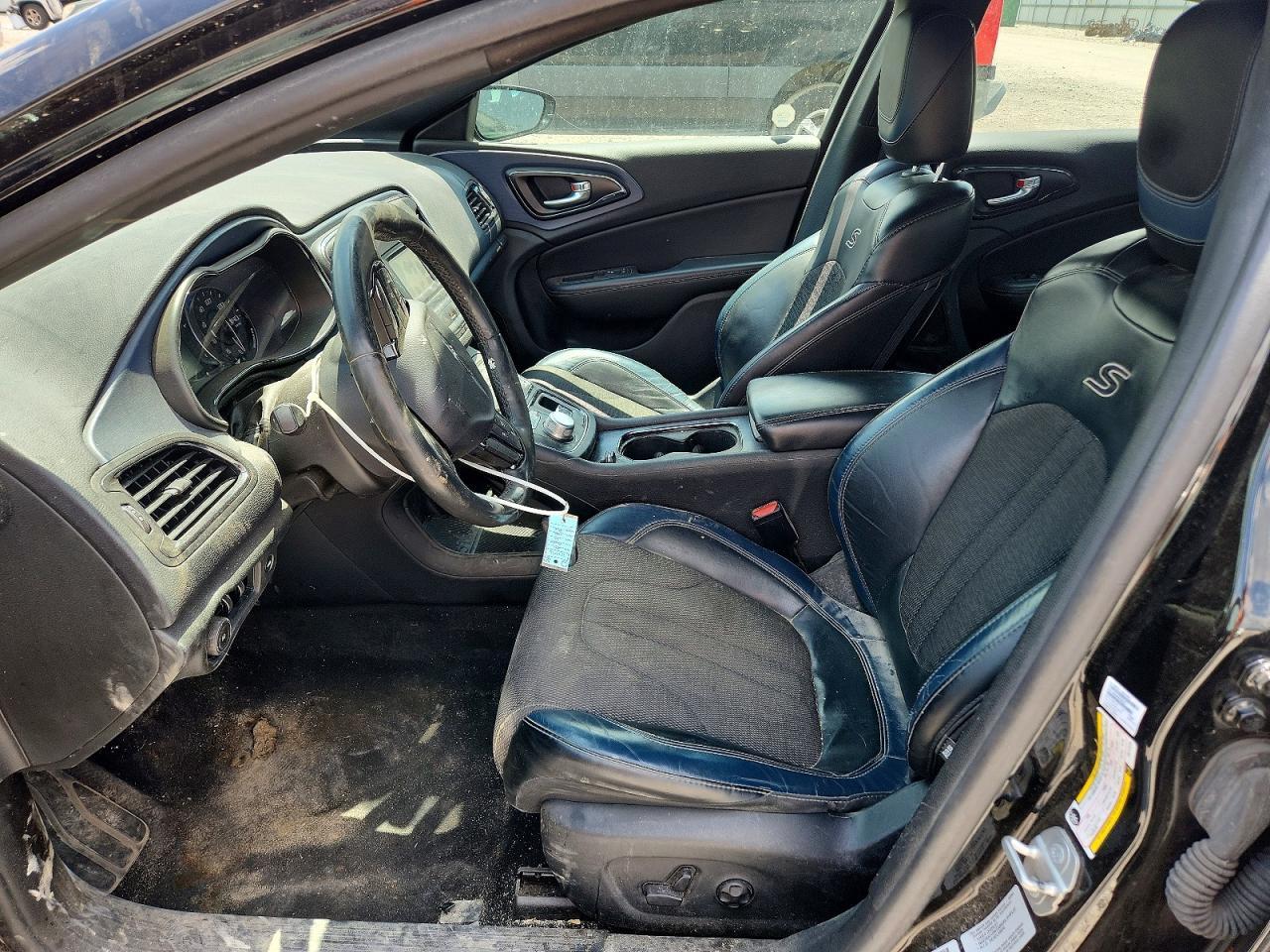 2015 Chrysler 200 S - Image 7