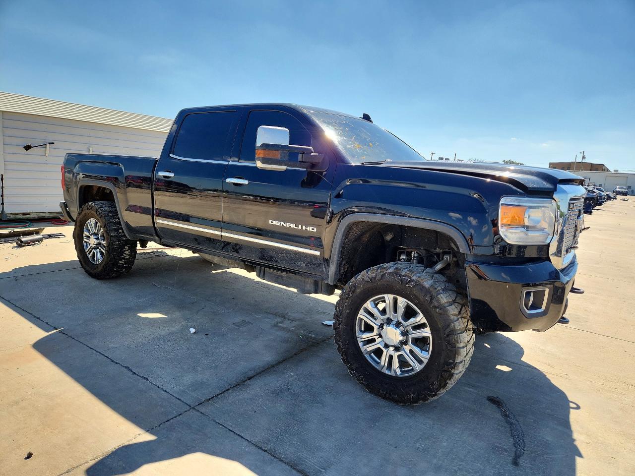 2016 GMC Sierra K2500 Denali - Image 4