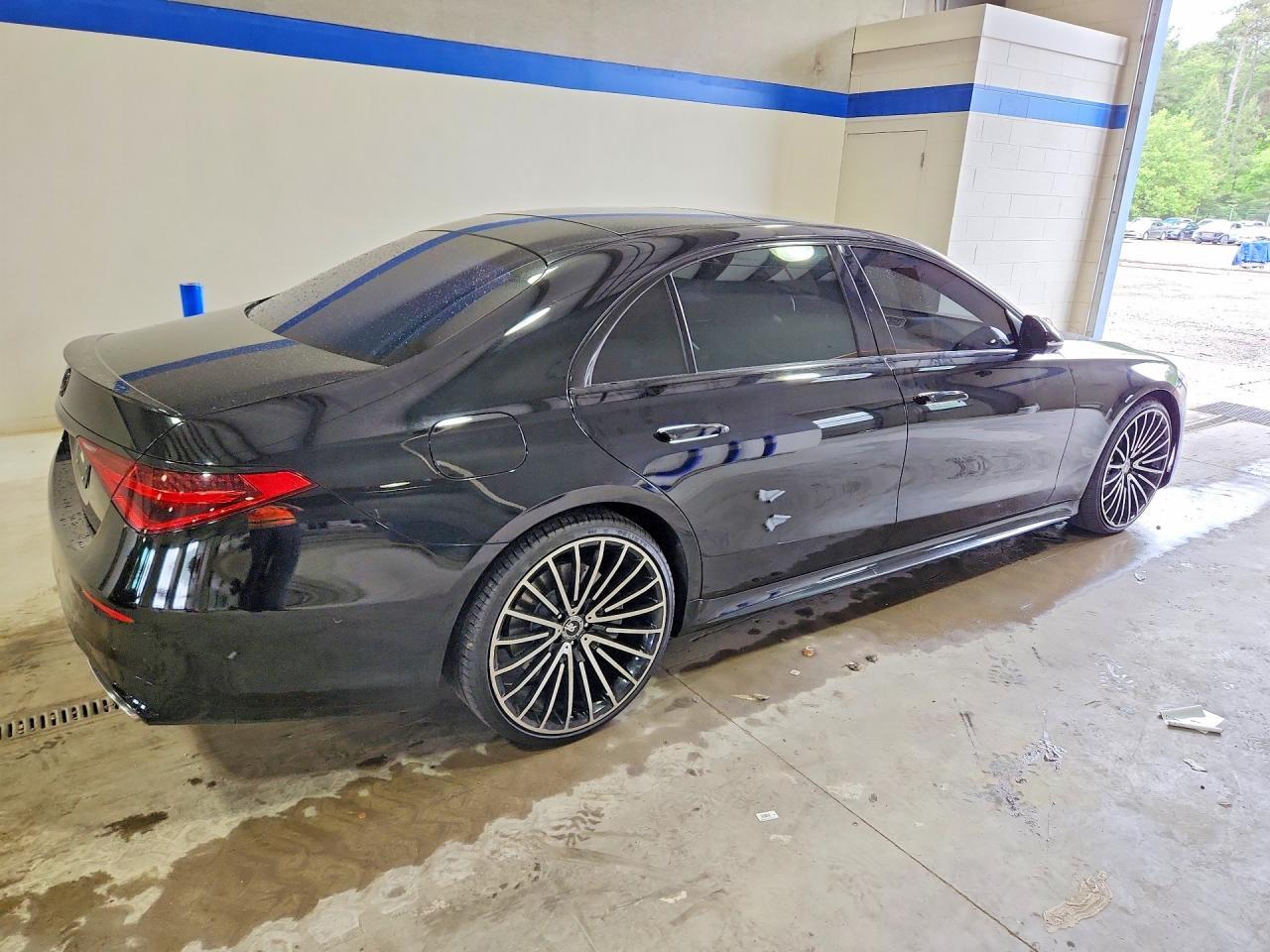 2022 Mercedes-Benz S 500 4Matic - Image 3