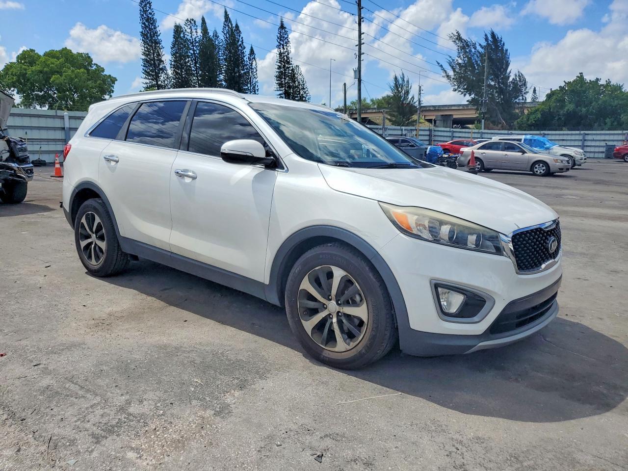2017 Kia Sorento Ex - Image 4