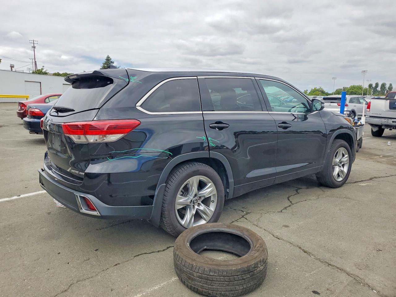 2017 Toyota Highlander Limited - Фото 3
