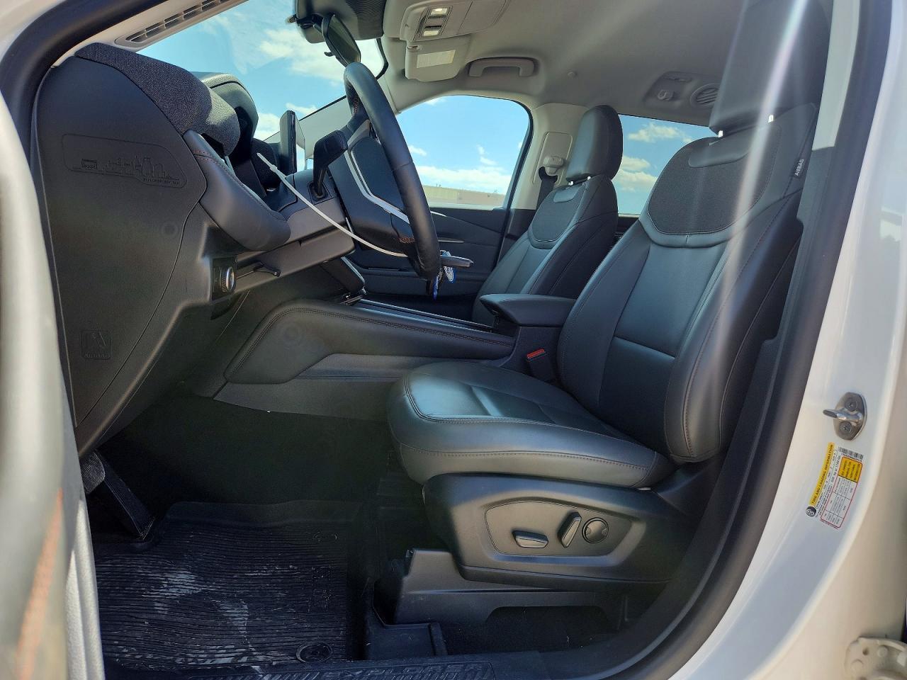 2025 Ford Explorer Active - Фото 7
